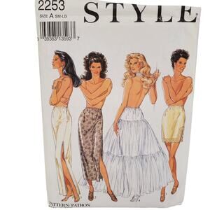 Vintage Slip Sewing Pattern UNCUT Style 2253 Size S-L 80s Lingerie